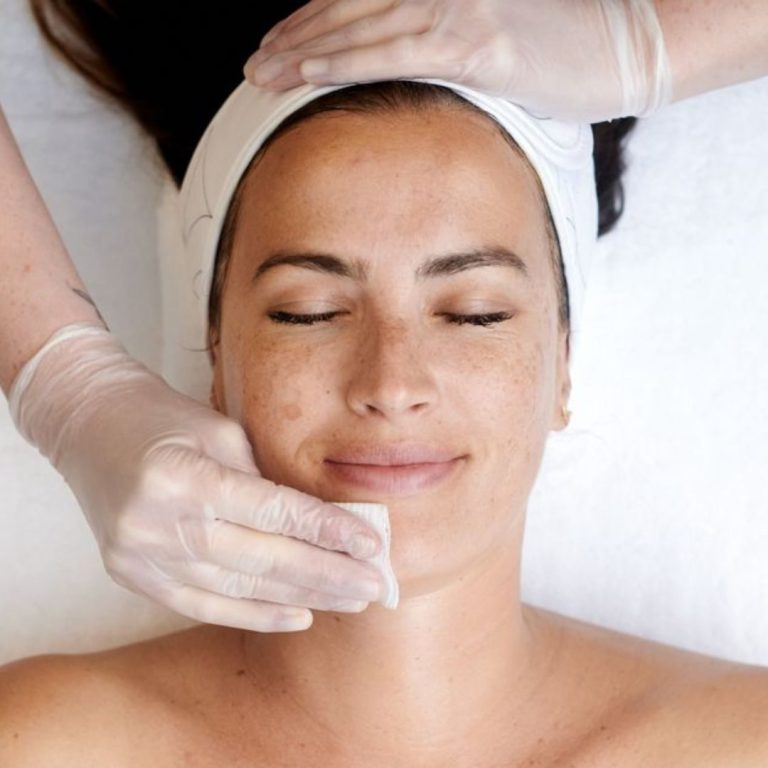 Anti Aging Behandlung, Straffung und Festigung der Haut bei BeVe Beauty in Hanau